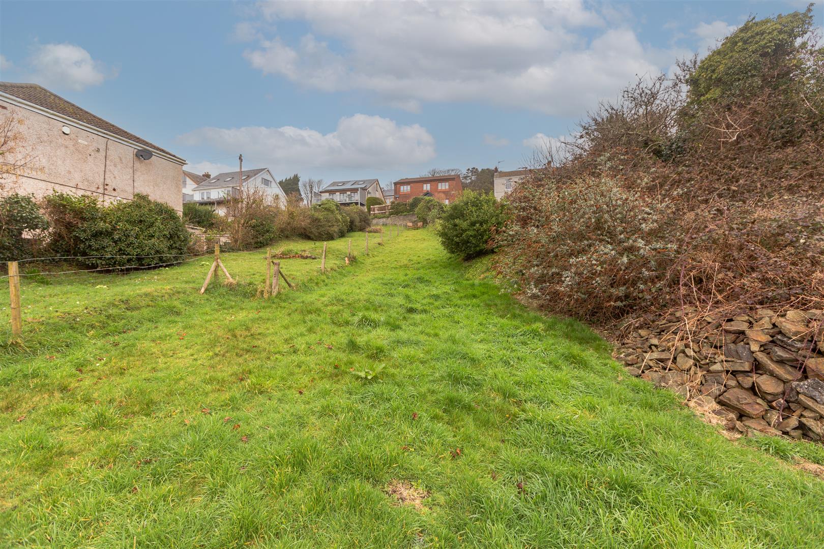 Pwll Road, Llanelli, SA15 4BG